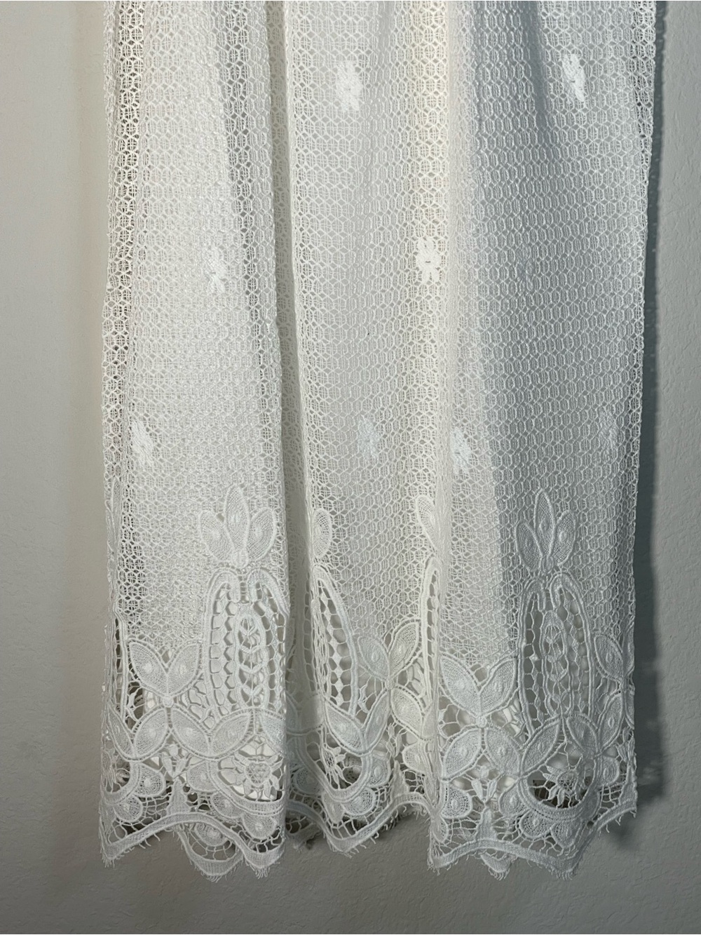 Tuckernuck Avalon Crochet Dress Womens XS White Lace Off-Shoulder NWT - Picture 14 of 15
